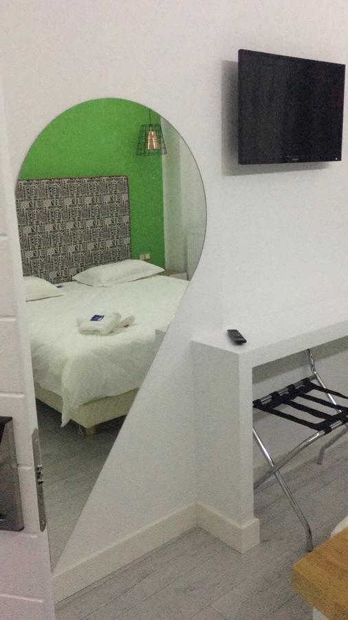 White Bottle Superior Apartments Thessaloniki Exterior foto
